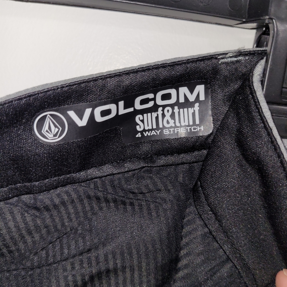 Volcom Shorts - Picture 2 of 5